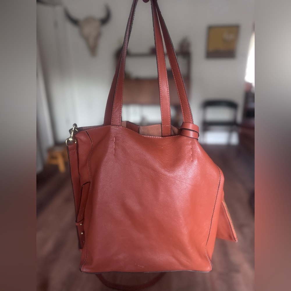Lucky Brand slouchy leather shopper tote crossbody purse w/wristlet/wallet π€π§‘ - Picture 4 of 15